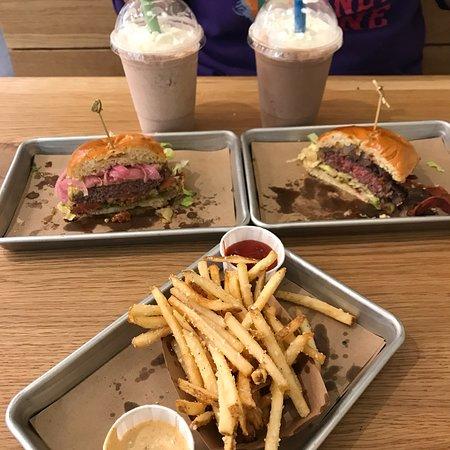 Big Buns Damn Good Burger Co